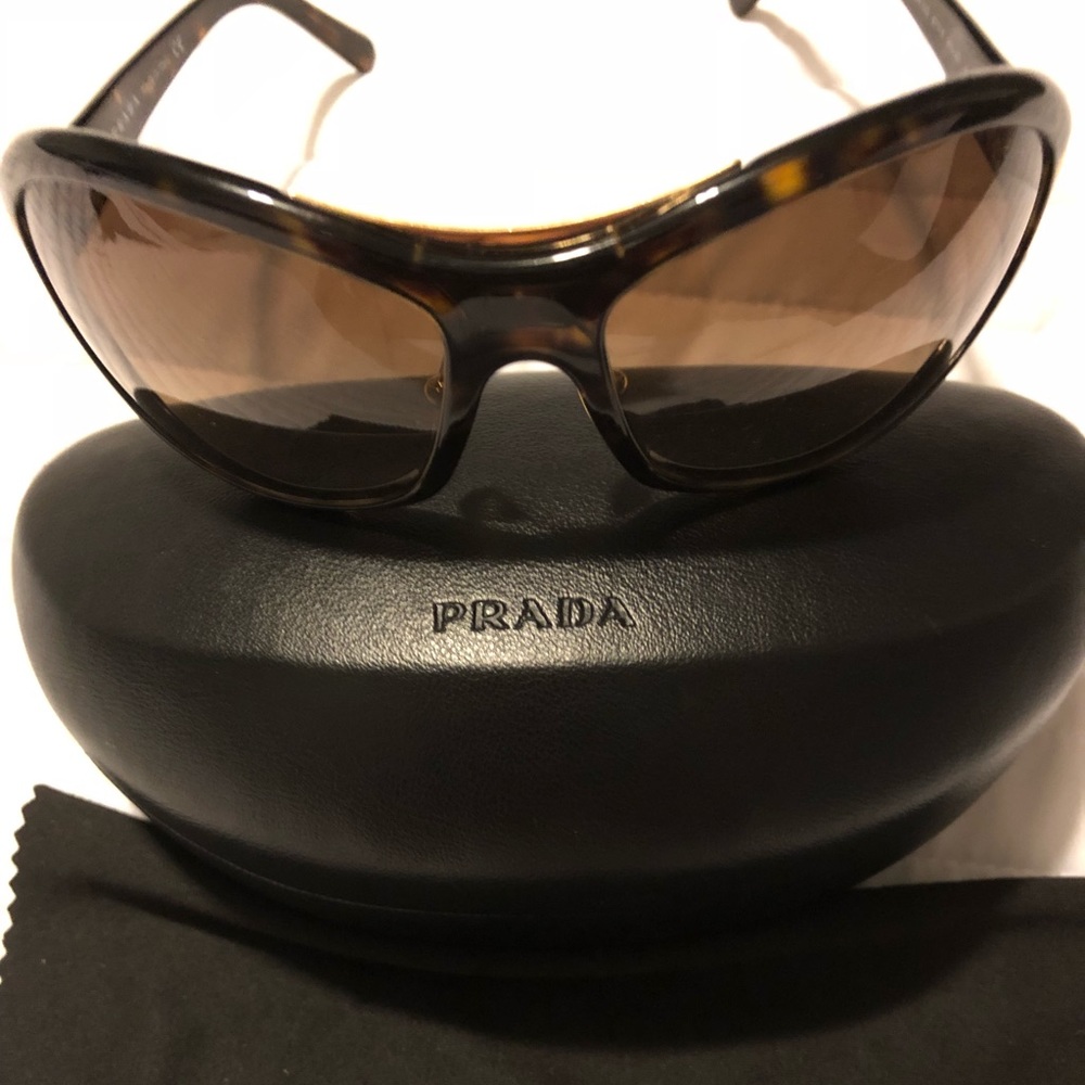 Authentic 💯Authentic Prada Tortoise small scratch